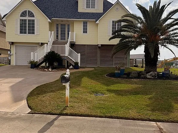 235 Tuna Run Rd, Freeport, TX 77541