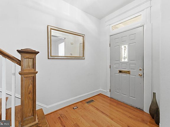 5th image of 4214 3rd St NW