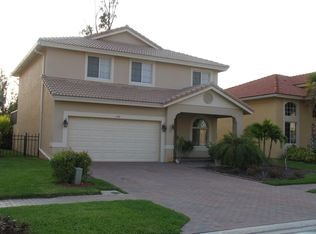 129 Sarona Cir, Royal Palm Beach, FL 33411