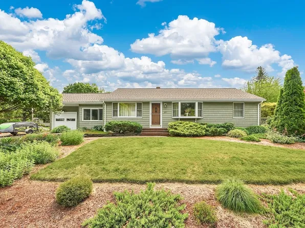 62 Clematis Rd, Agawam, MA 01001