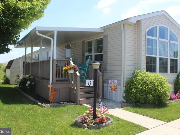 185 Rock Rd Trailer 13, Ephrata, PA 17522