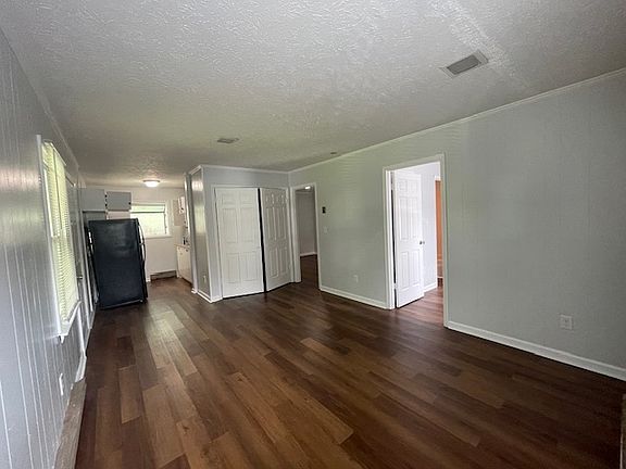 3rd image of 818 Powhatan Ave #11385105