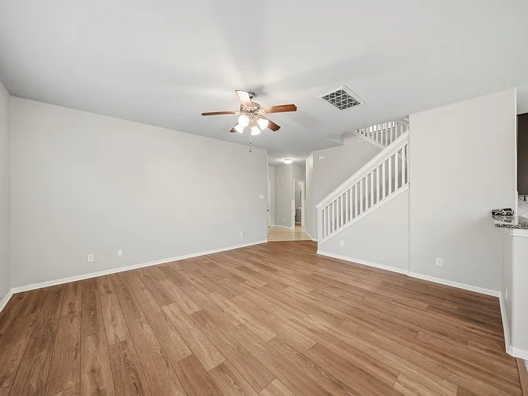 2 Garden Springs Ct — Photo 13