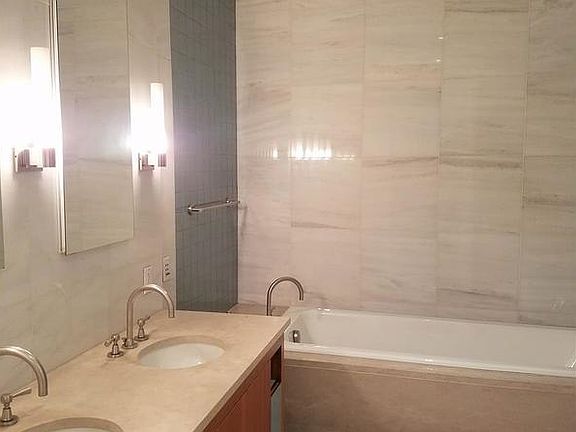 4th image of 300 E 55th St APT 15B