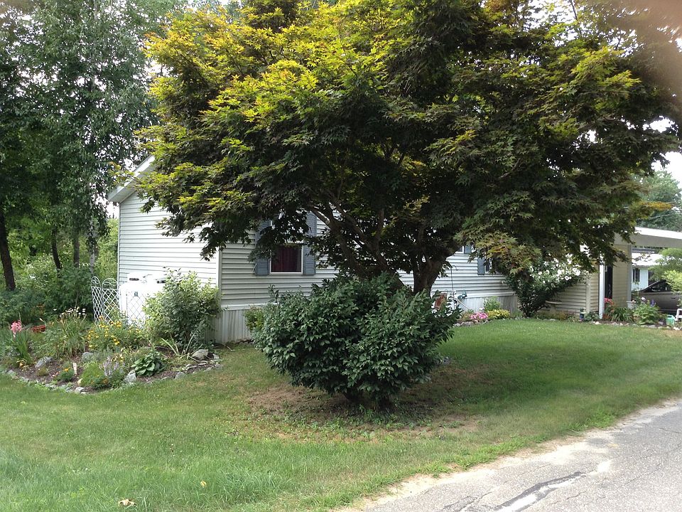 Newer mobile home w/extras