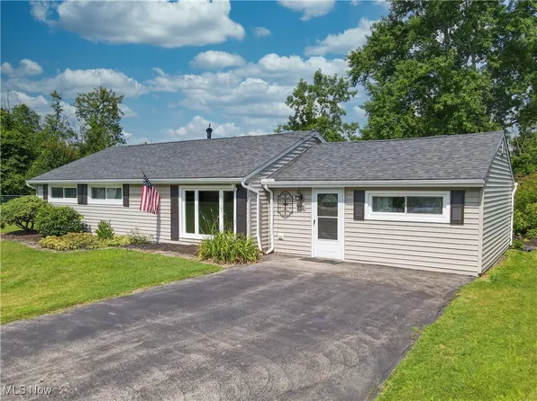 1601 Ridgewood Ct, Twinsburg, OH 44087