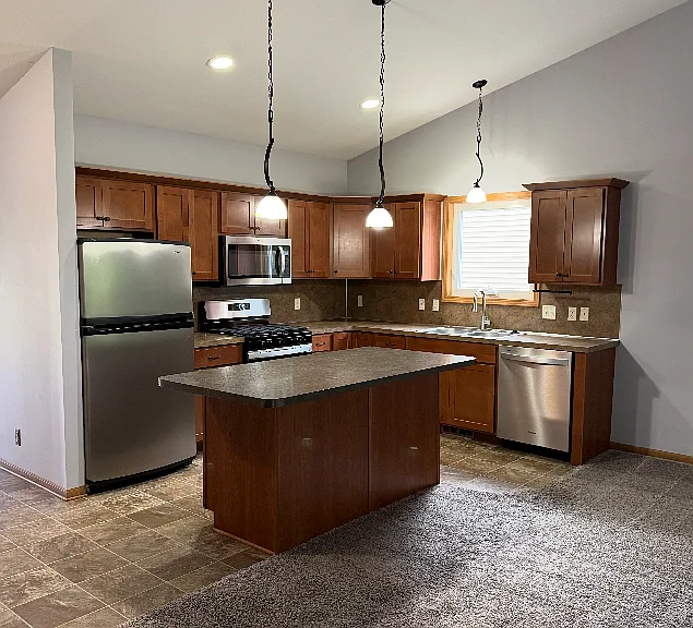 3840 Richmond St NW — Photo 2