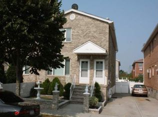15652 76th St, Howard Beach, NY 11414