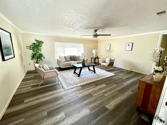 4th image of 22167 Wallace Dr