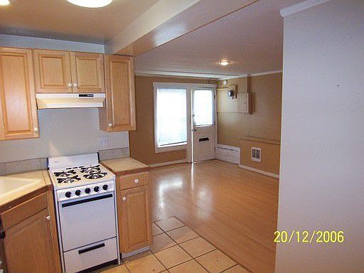 3rd image of 674 Douglass St APT A