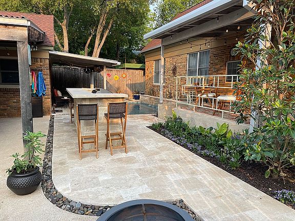 5th image of 2116 Pembroke Dr