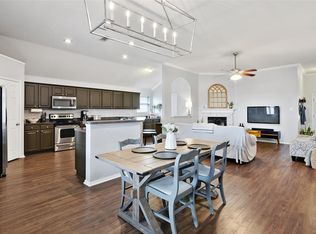 9704 Dominion Dr, Fort Worth, TX 76131