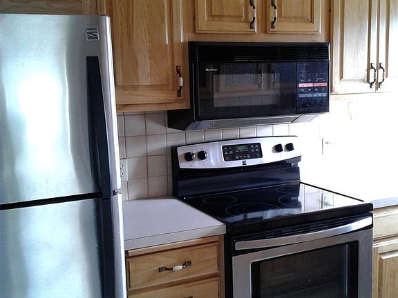 2nd image of 300 E 1st St APT 5
