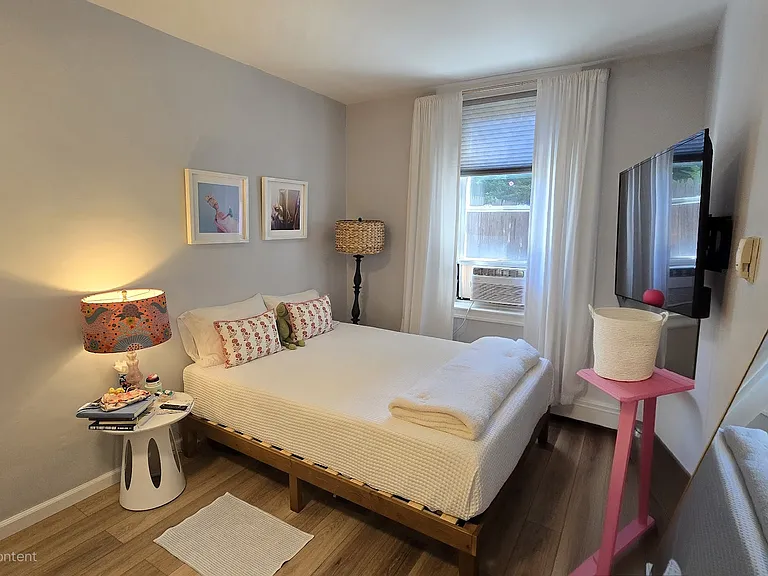 27 Russell Ave #1 — Photo 4