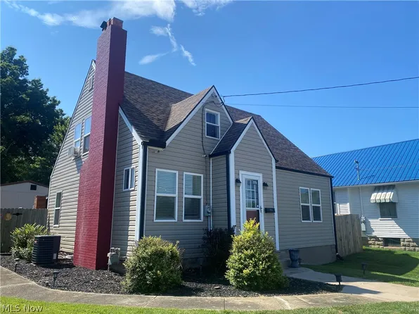 2710 Emerson Ave, Parkersburg, WV 26104