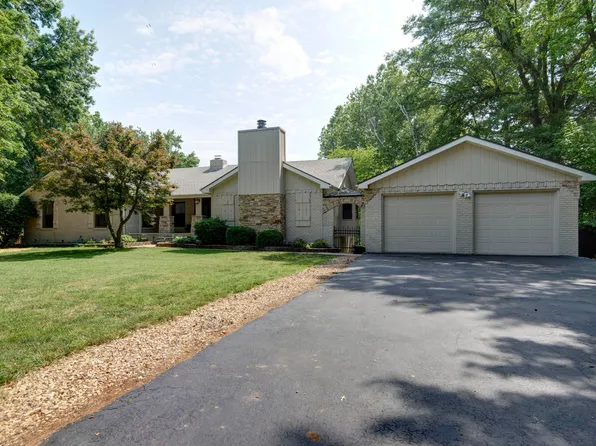 5924 S Hilltop Drive, Springfield, MO 65810