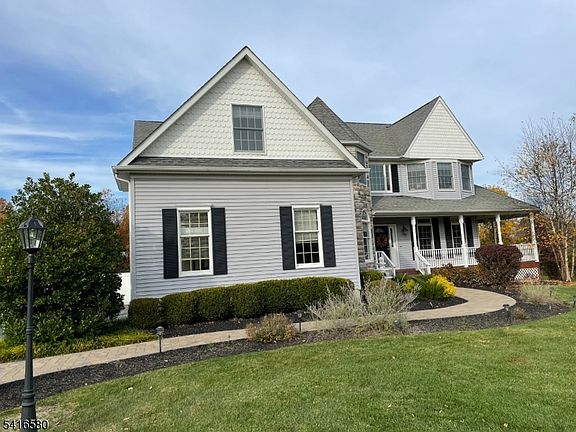 2nd image of 48 Mason Farm Rd
