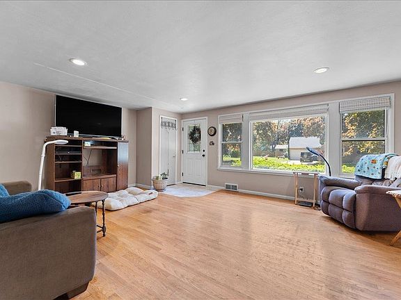 2nd image of 151 E Briar Ln