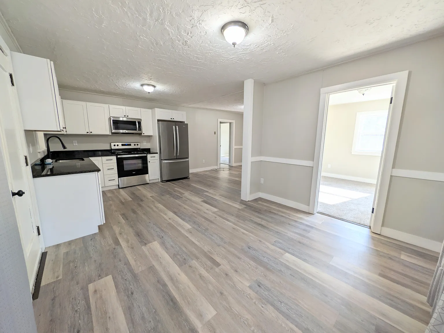 2 bed, 1000 sqft, $1,600 — Photo 1