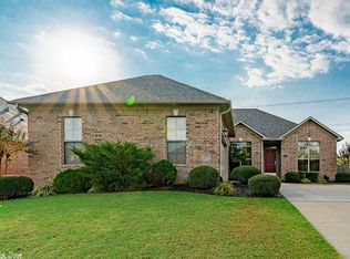 1465 Champions Dr, Conway, AR 72034