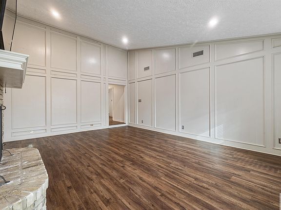 5th image of 5608 Stoneridge Dr