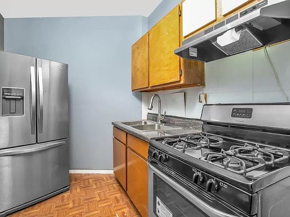 5th image of 33 Convent Ave APT 5