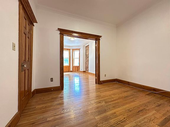 4th image of 456 Irving Ave Floor 2