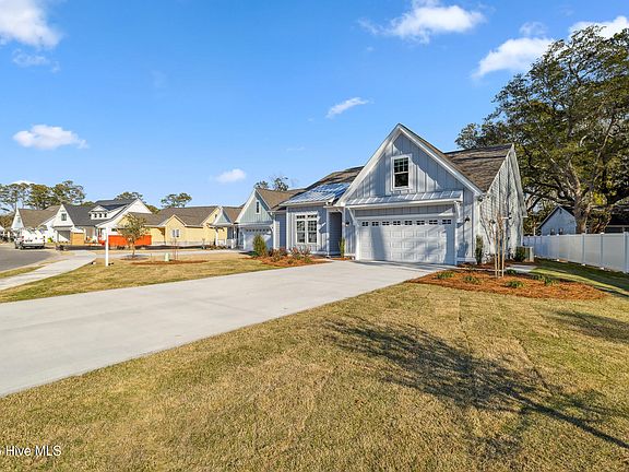 4th image of 465 Raven Glen Drive