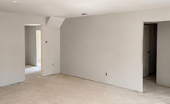 5th image of 107 W Rogers St