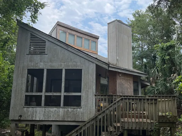 104 W Bald Head Wynd, Bald Head Island, NC 28461