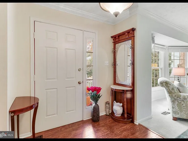 210 Pin Oak Ct — Photo 3