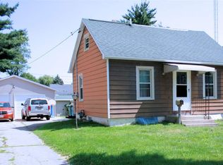 719 De Clark St, Beaver Dam, WI 53916