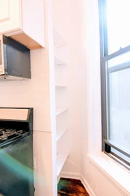 Rented by Voro, LLC | media 4