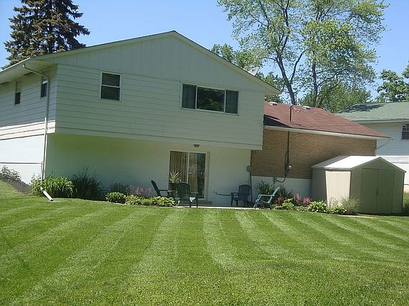 Large Fenced Back Yard
