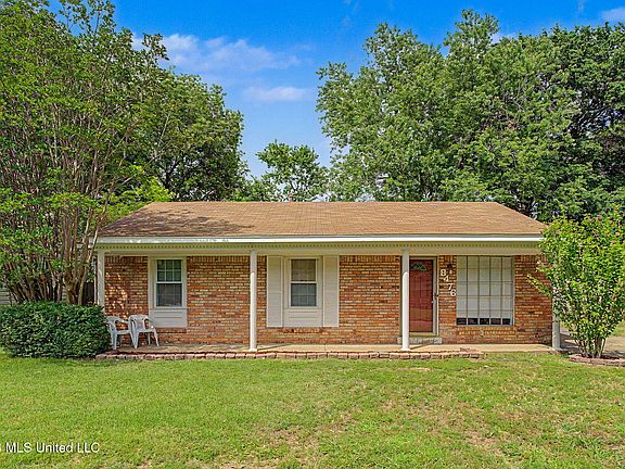 3rd image of 8476 Southaven Cir W