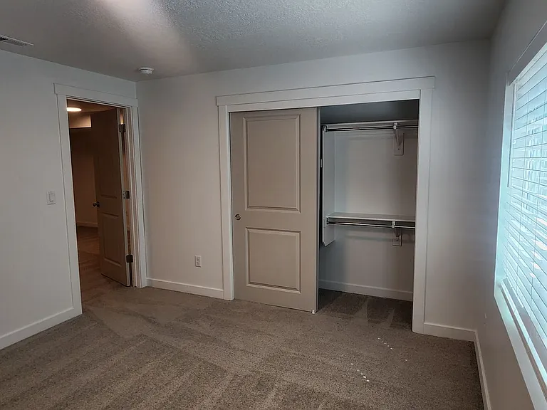 1596 W 6785 N — Photo 21