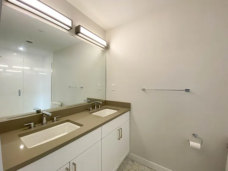 1650 Commonwealth Ave #404 — Photo 16