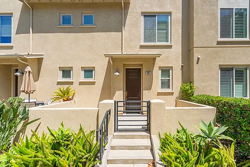 5545 Ocean #104 Photo 1