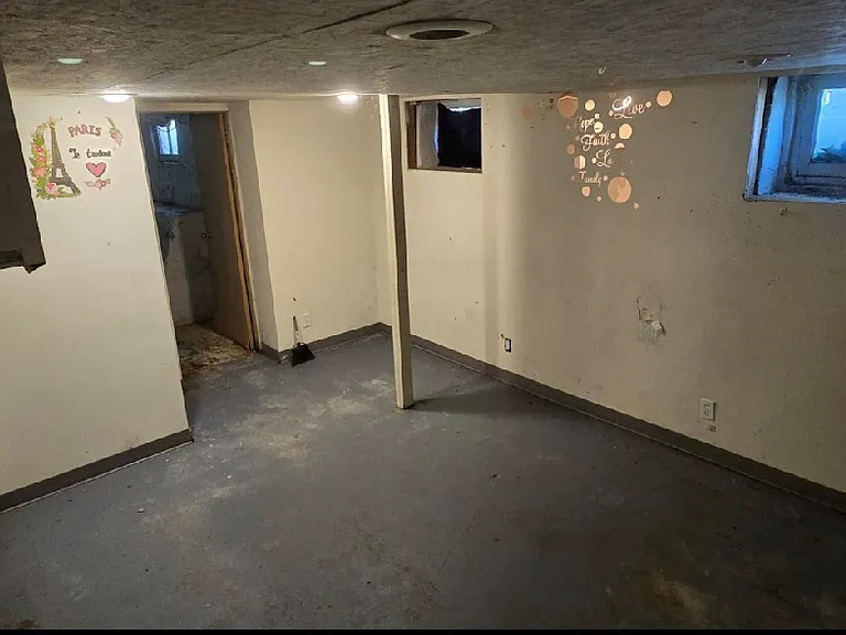 526 W Chandler St — Photo 7