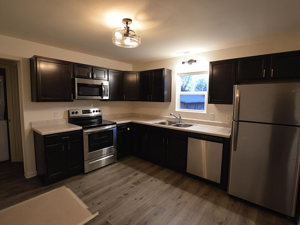 1st image of 1306 Woodlawn Ave #2