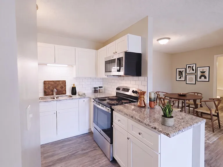 Triangle Park Apartments — Photo 6