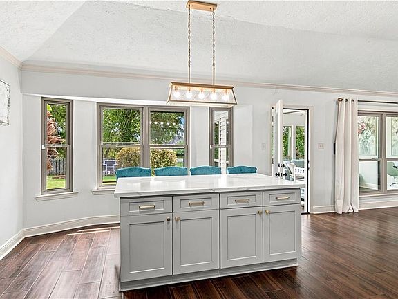 5th image of 45 Ridgewood Dr