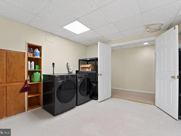 7916 Evesboro Dr — Photo 27