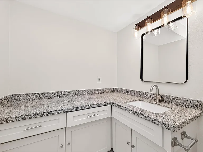 10602 Longmont Dr — Photo 42