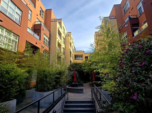 410 NE 70th St APT 209
