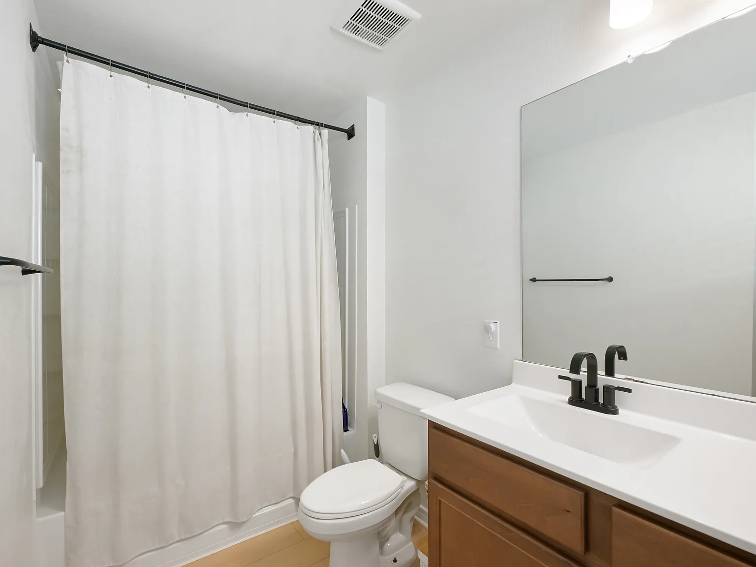 3 bed, 1500 sqft, $1,800 — Photo 3
