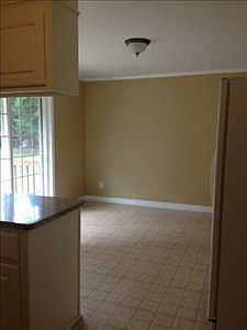 3rd image of 176 Oak Circle Dr