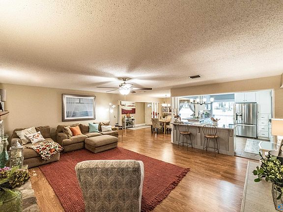 3rd image of 110 Hudgins Dr