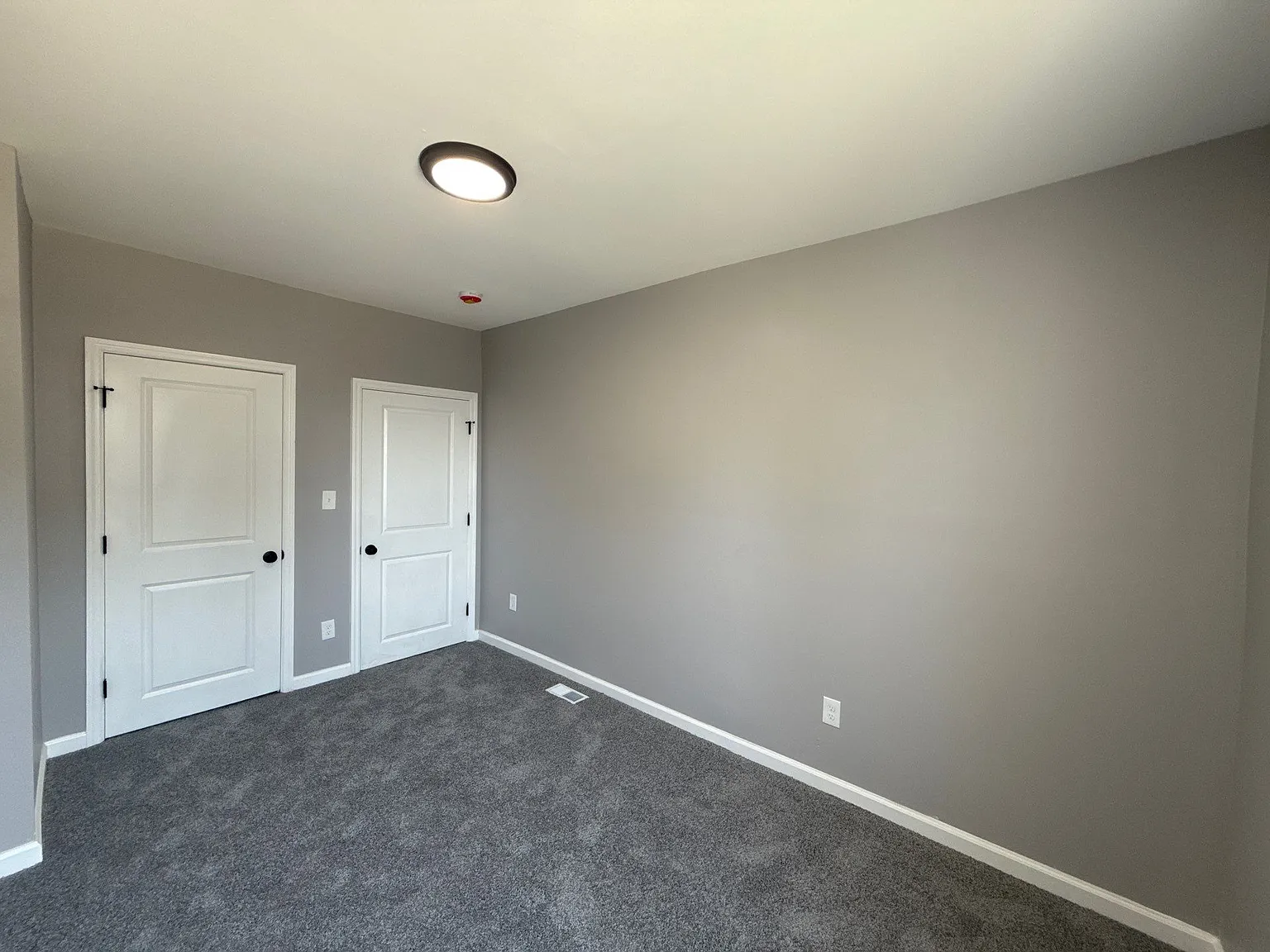3 bed, 1.5 bath, 1216 sqft, $1,999 — Photo 2