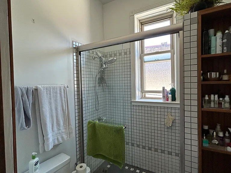 2120 N Sheffield Ave #3F — Photo 8